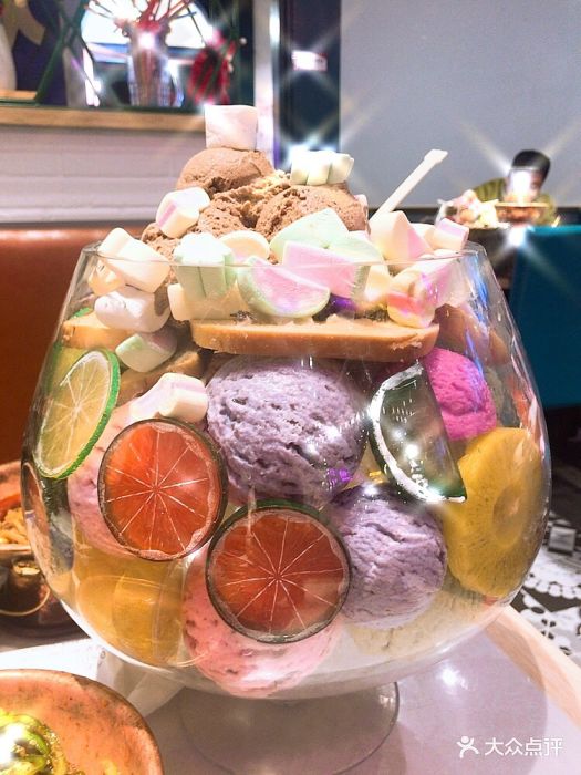 老城区炭火蛙锅(仙林金鹰店)超大冰淇淋图片