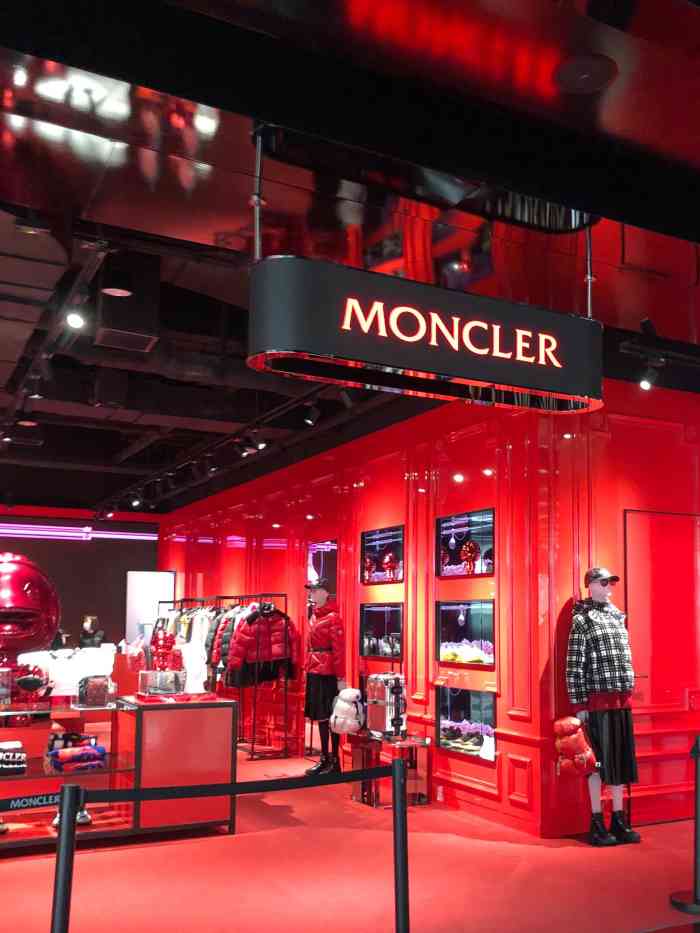 moncler(skp南馆)-"moncler的skps红色调的店面很喜.