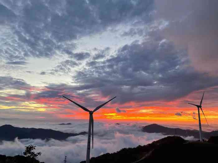 罗定风车山-"交通:自驾,上下山坡,弧度大……开车得.