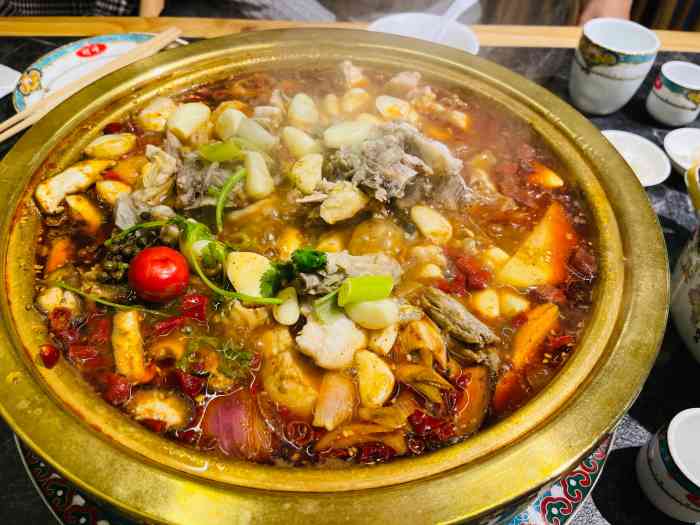 肥羊爱上大嘴鱼(华宇名门店)-"作为骄傲的湖南 四川人,毫不犹豫地要了