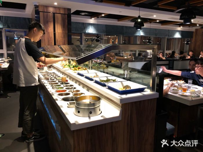 海底捞火锅(中山南路店)餐具摆设图片