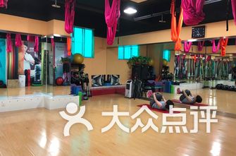 北京健身房排名_健身房美女(3)