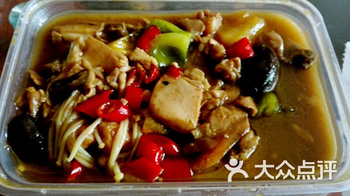 黄焖鸡米饭是点外卖时最有先考虑的,因为在配送的时间中菜品口味不会