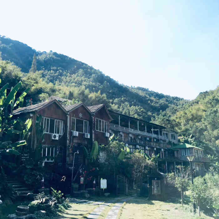 黄土岭山庄-"黄土岭山庄,建立在半山腰,远离城市的.