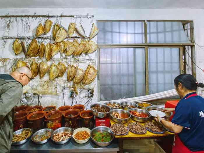 徐军老汤店"这家只做晚餐和夜宵,汤价格虽然偏高,但汤.