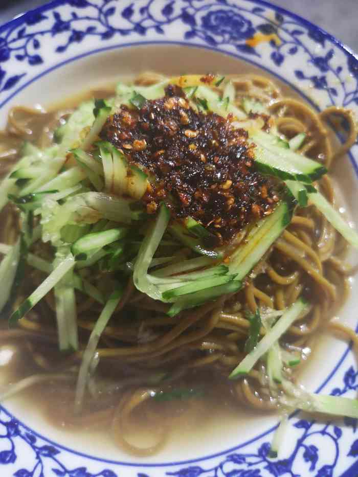 白鹿仓蓝田饸饹-"这家饸络就在白鹿仓美食街里,看完.