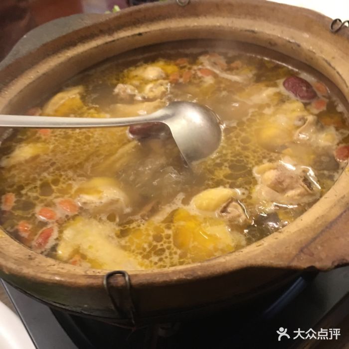 滋补药材醉鸡煲