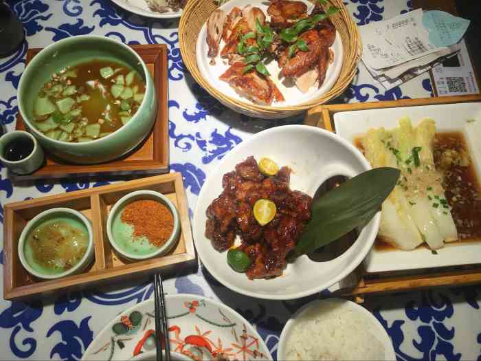 堂小宴西湖船宴百盛西南商都店