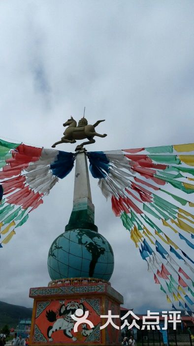 青海湖二郎剑景区马踏飞燕,风马旗图片 - 第20张