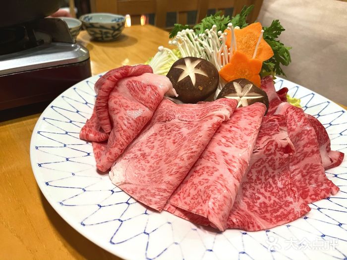 motoya别邸·寿喜锅(虹梅店)特选和牛种寿喜锅拼盘图片