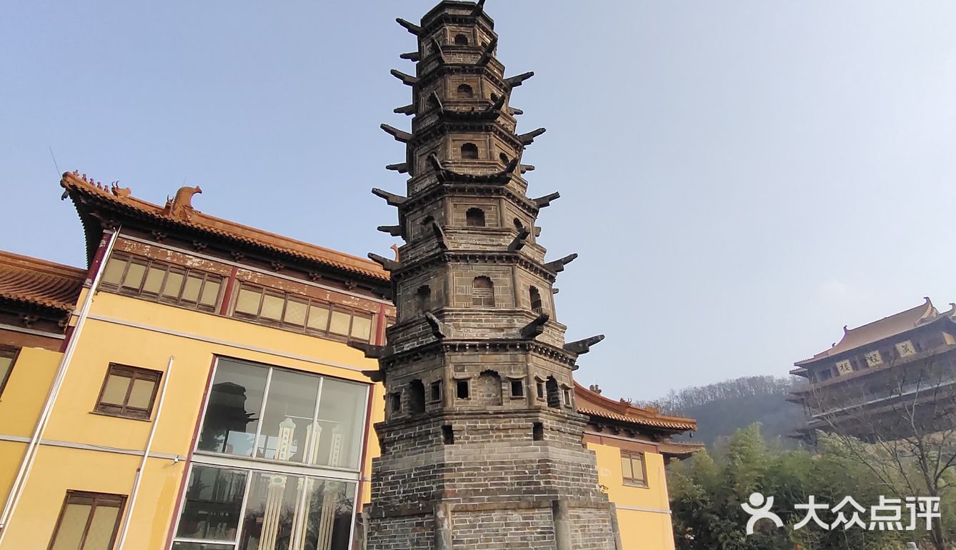 之定林寺斜塔 该塔始建于南宋乾道九年