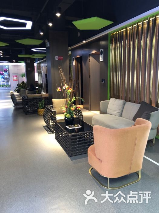 美地健身:朋友是会员,和朋友来蹭健身房,.郑州运