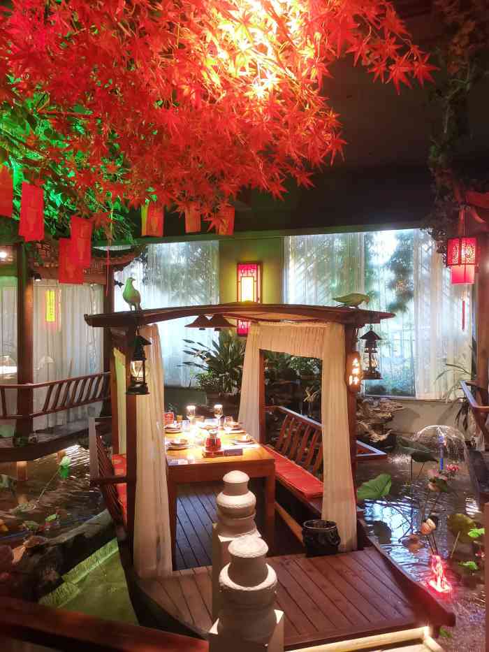 巷子里·青湖宴(青山湖店)-"[薄荷]环境:第二次来,停车位满了,可.
