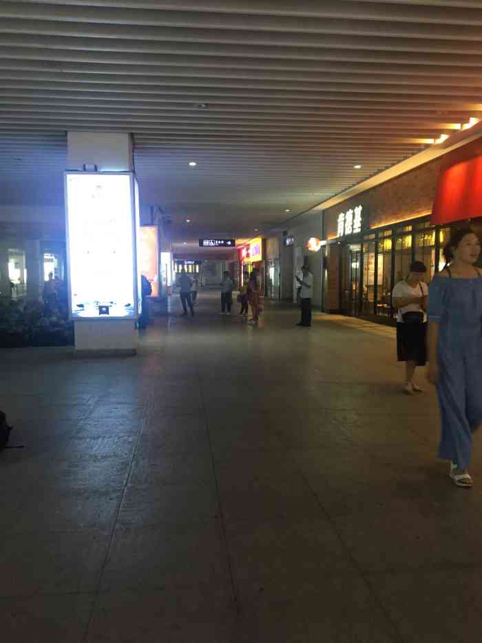 肯德基(玉林火车站店)-"玉林站门口这家肯德基最大的.