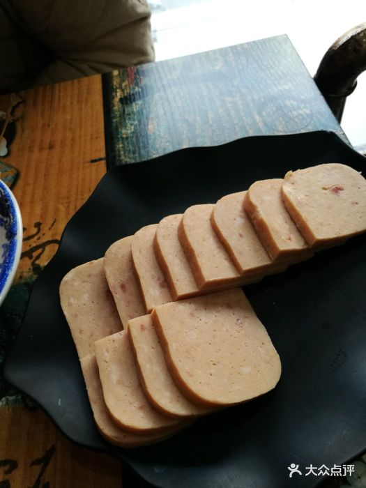 桥头排骨位于市中心最繁华的地方花漾城负一