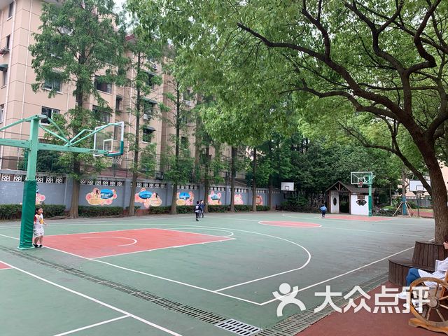 闵行区梅陇中心小学(罗秀路校区)