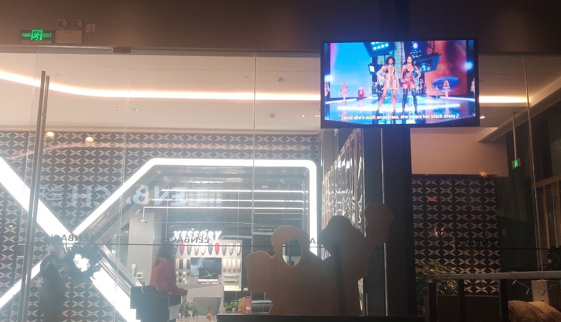 我和朋友去的时候还看到一些老外也在店里吃饭