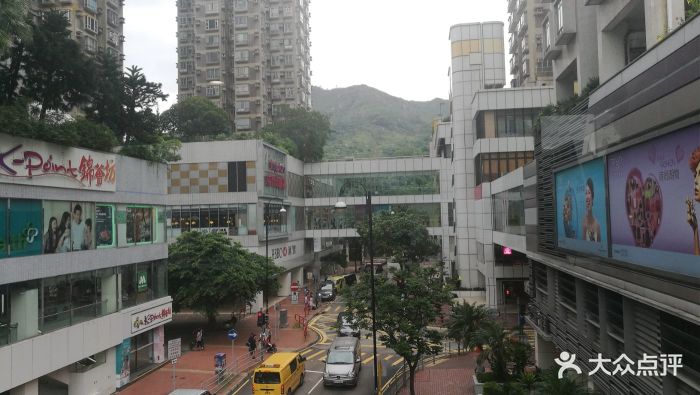 从深圳湾口岸过关到这里很方便,大巴11块港.