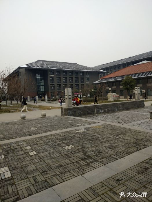 西安建筑科技大学(草堂校区)教学楼图片