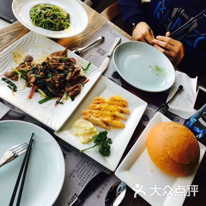 真的,景色好,适合朋友聚会情侣约会  