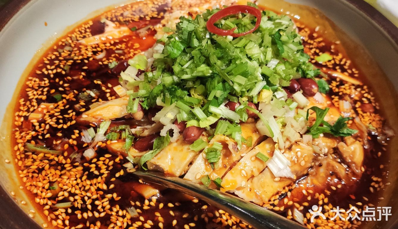 想吃馋嘴牛蛙,钵钵鸡,于是搜了这家川菜馆店