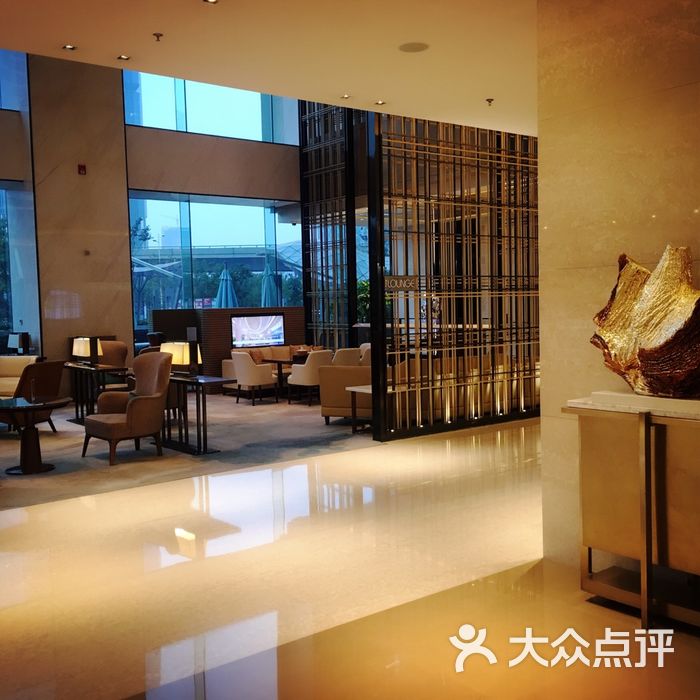 郑州汇艺万怡酒店
