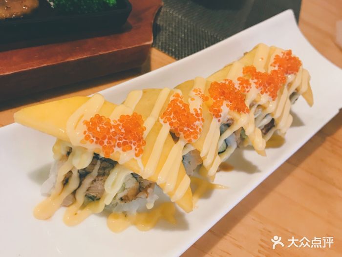 芒果鳗鱼加州卷