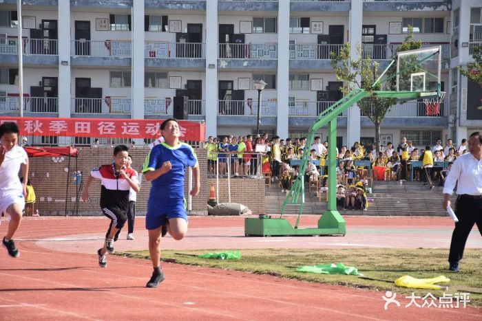 黄陂区祁家湾街道四黄中学图片 - 第1张