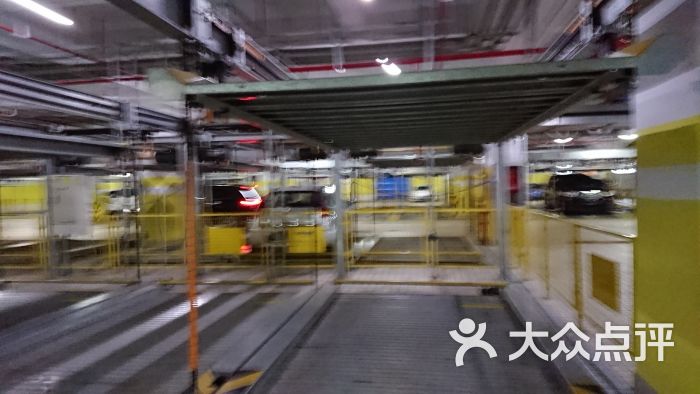 银泰城地下停车场图片 - 第2张