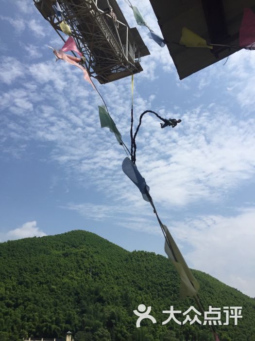 统景蹦极:第一次来统景这里蹦极,说实话,.重庆运