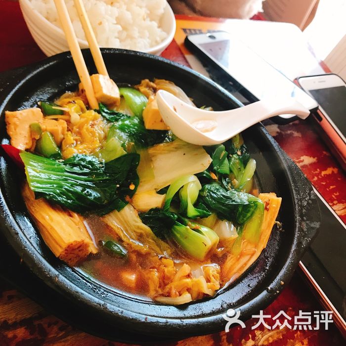 大拇指黄焖鸡米饭素菜煲图片-北京快餐简餐-大众点评网