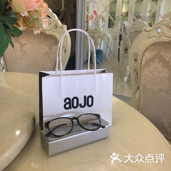 aojo眼镜店(湖滨银泰in77店)的点评