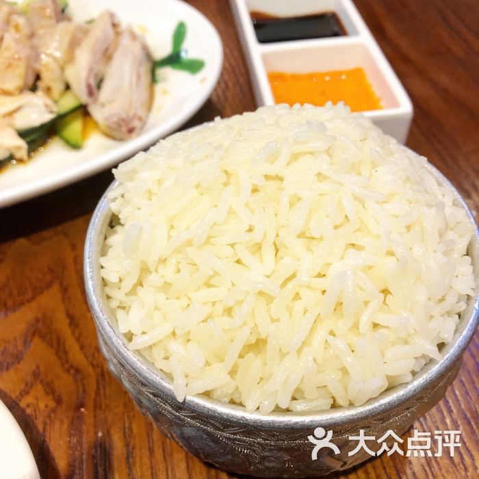 芽笼芽笼新加坡餐厅(天山店)招牌鸡油饭图片 - 第2张