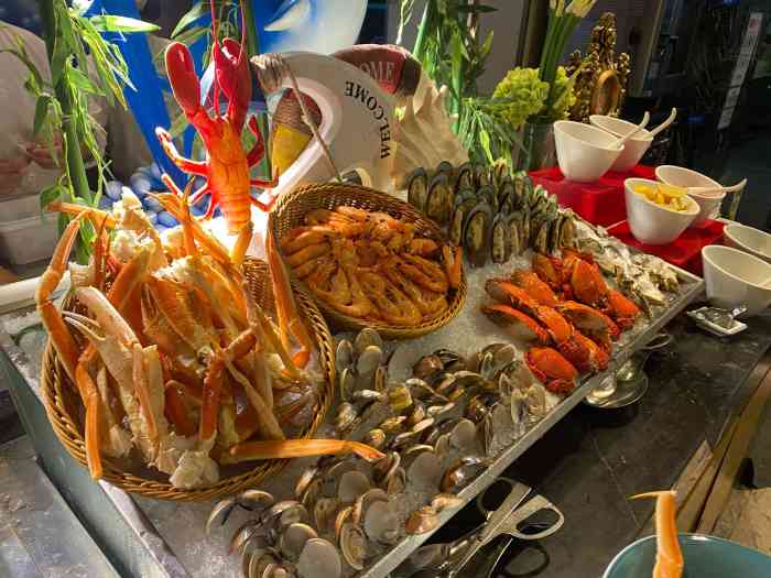 富盈酒店西餐厅(厚街店"富盈的自助餐就是有情调,还有外国友人在驻.