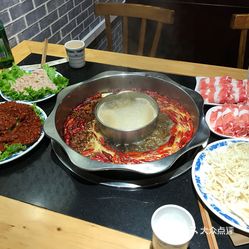 董家湾火锅人均消费_火锅卡通图片