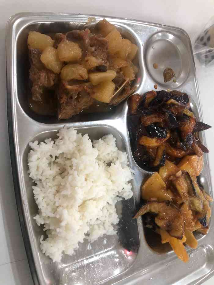 哈尔滨商业大学-b区食堂