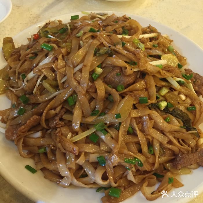 大荣华酒家-咸酸菜牛肉炒河粉图片-梧州美食-大众点评网