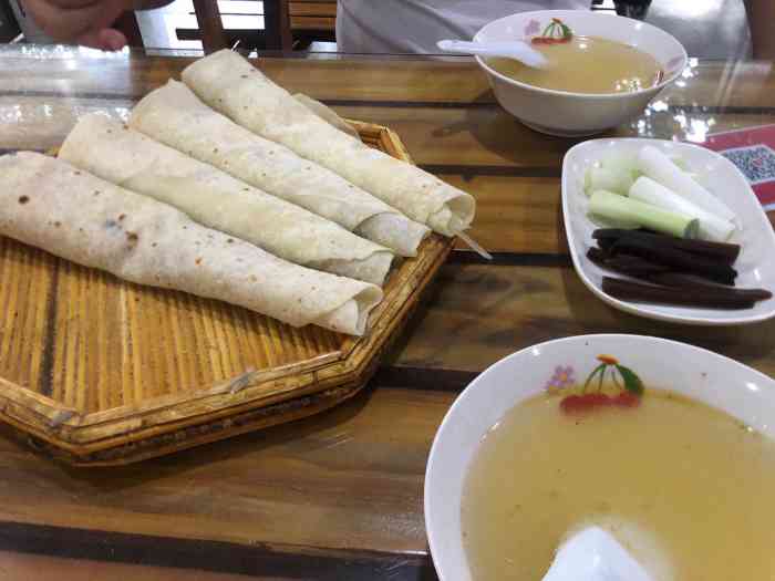 朝天锅是潍坊当地的一个美食特色来临朐县是第一次吃朝天锅一个人怎么