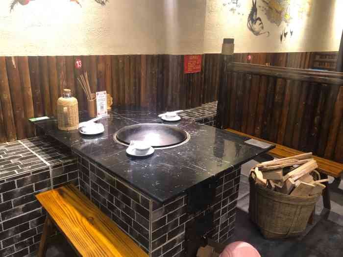 三里屯土灶台地锅鸡(靖江店)-"「招牌地锅鸡」算得上