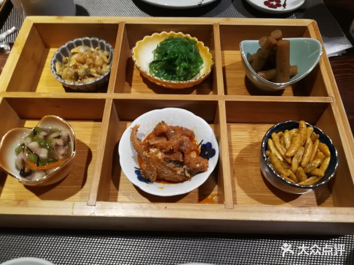 悦久·居酒和食(汉街店)前菜六宫格图片