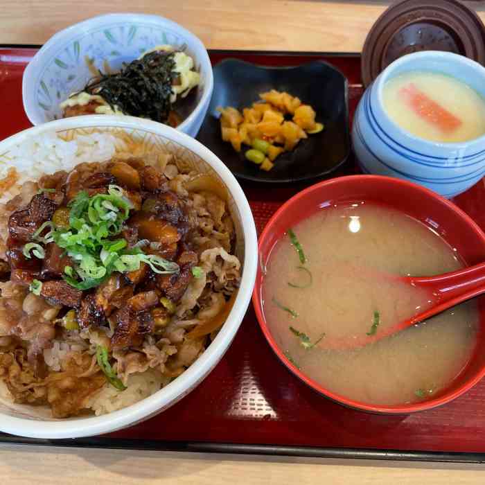 食其家·牛丼咖喱(新环广场店)-"偶然之间的午饭03好帮手出新品