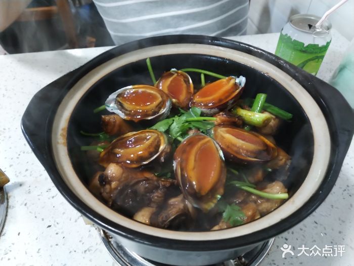 榕树头叹佬鸡煲(芳村店)鲍鱼扇鸡煲图片