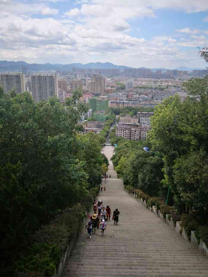 萧山烈士陵园-"位于萧山北山公园的烈士纪念馆,适合城区的.