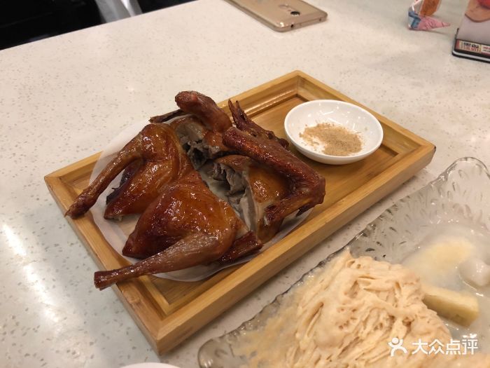 九龙冰室茶餐厅(中山公园店)烤乳鸽图片 第70张