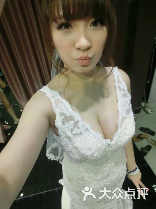 爱拉婚纱_婚纱图片唯美(3)