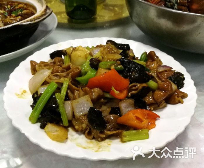 山水美食:店家很a山水,我们到的早,还没到.洪泽县新加坡农庄v山水图片