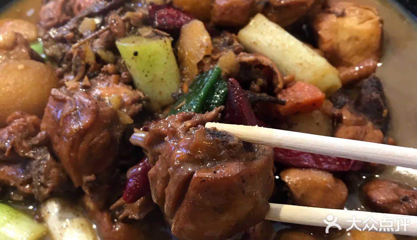 郑州探店|本味鲜炒鸡的鲜炒鸡,手工杠子馍实在太好吃了!