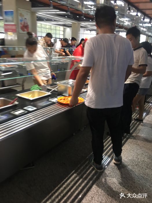 天津职业大学北辰校区食堂图片