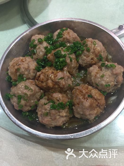 大盘萝卜丝蒸肉丸