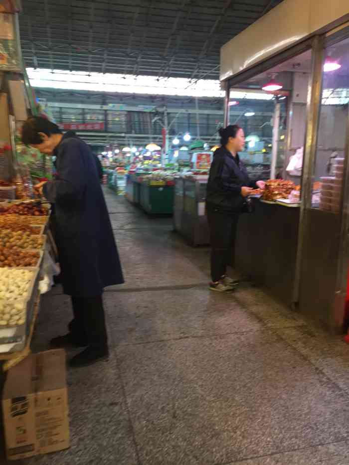 东升正广超市"营口东升市场又叫封闭市场,位于营口市站前.